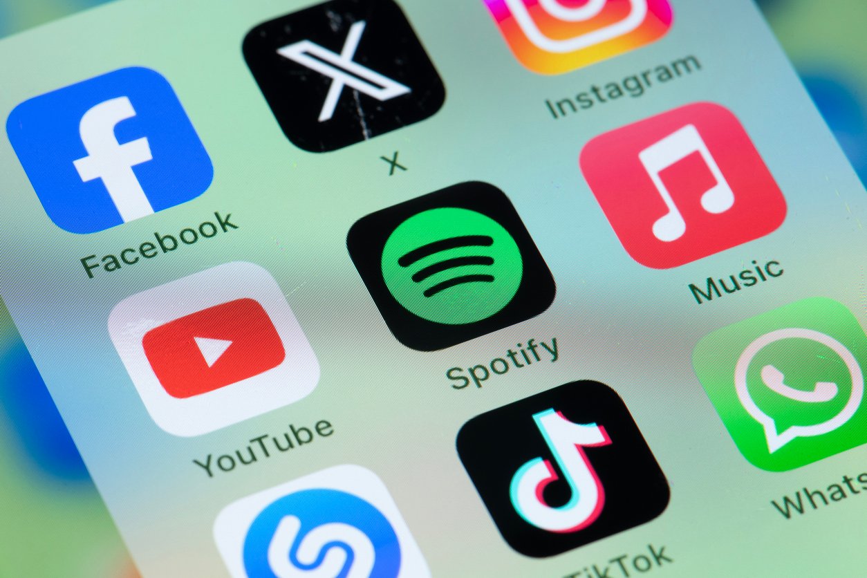 Top Stories of 2025: Americans love to get news from TikTok – but not how you expect